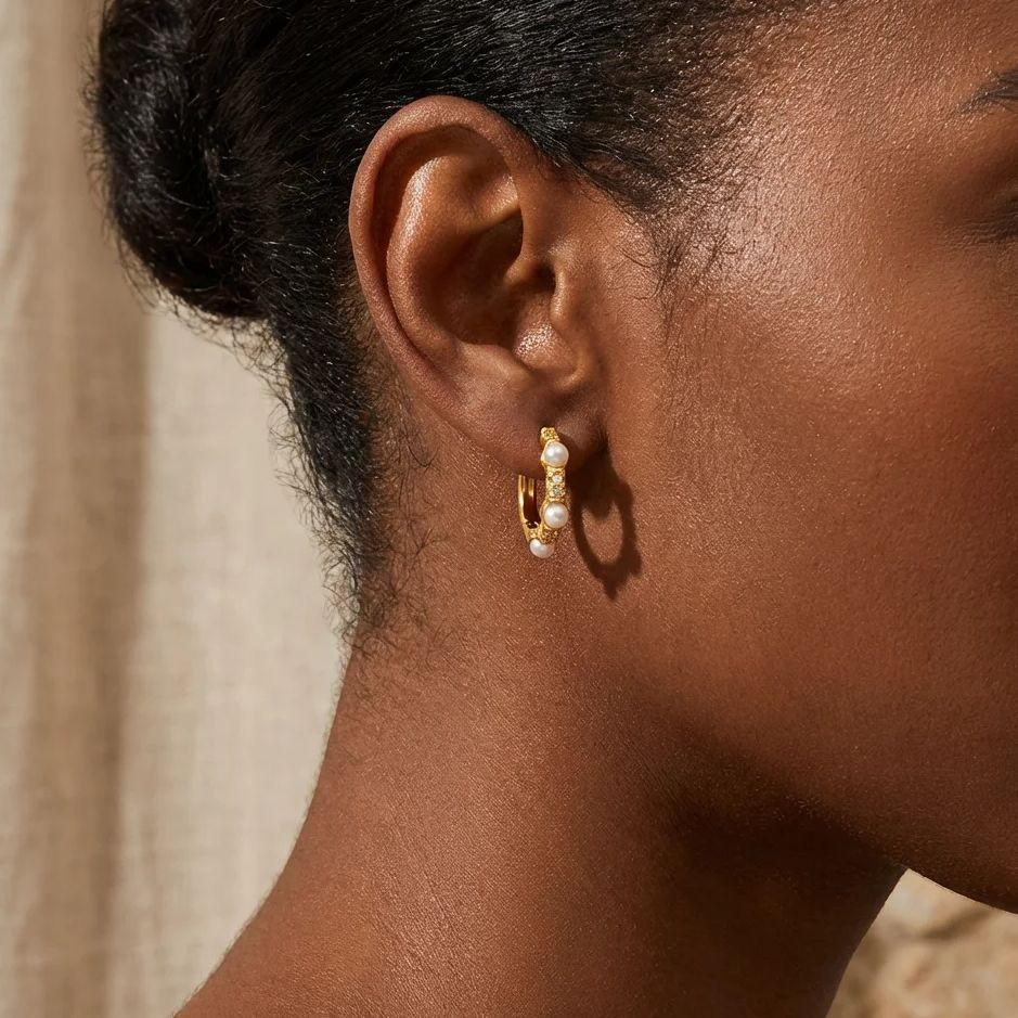 Elegant Imitation Pearl Shiny Zircon Gold Color Mini Hoop Earrings Gold Plated Charm Huggies Jewelry Daily Wear Gift for Women