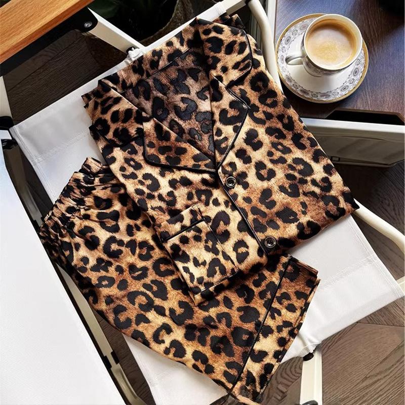 

Премиальная пижама женская с леопардовым принтом, летняя, из ледяного шелка с коротким рукавом 2XL