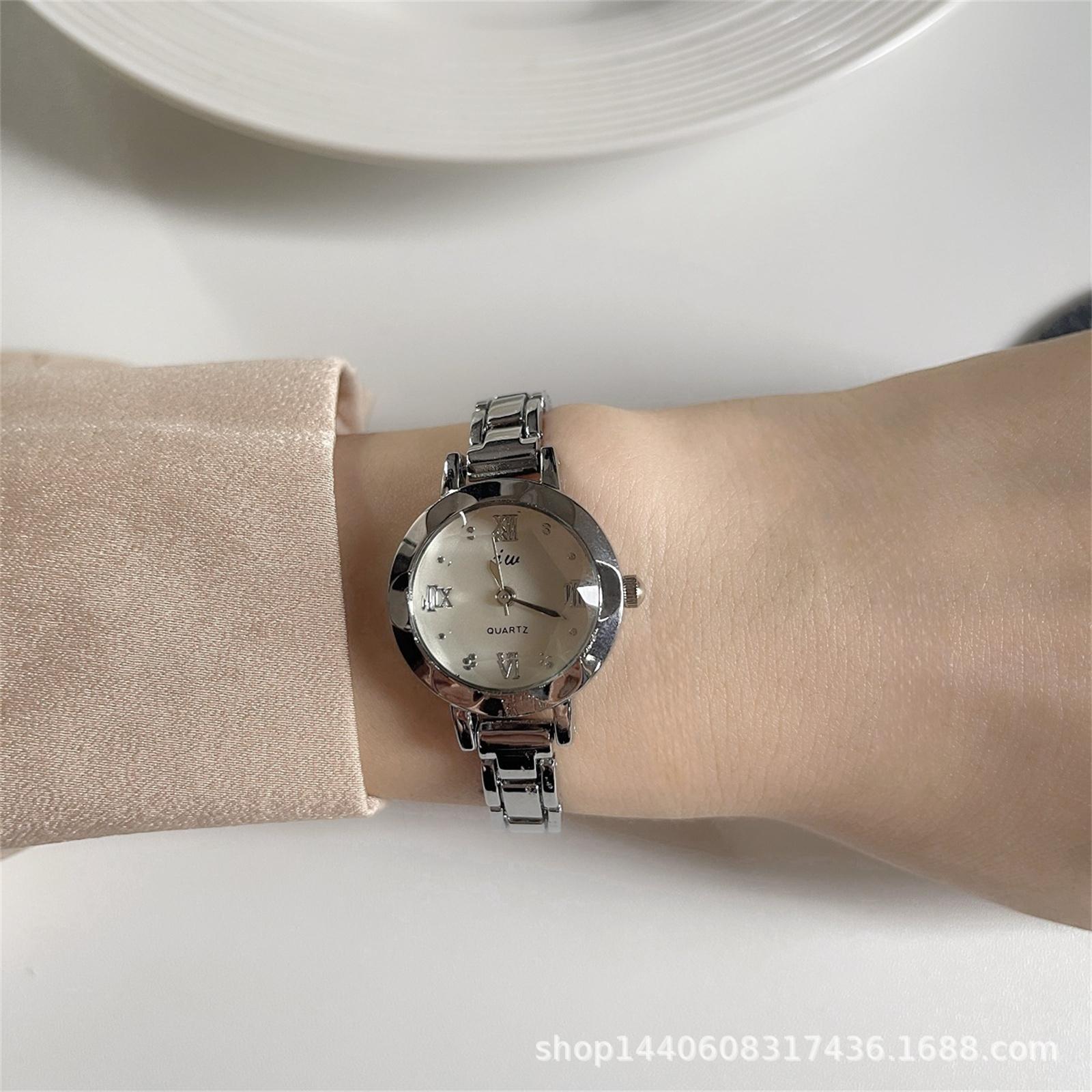 

Женские модные кожаные часы One Size белый