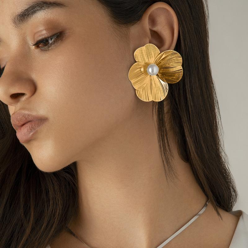 

Romantic Petal Flower Long Hanging Earrings For Women Trendy Elegant Tassel Piercing Drop Earrings Party Jewelry Gift as the picture
