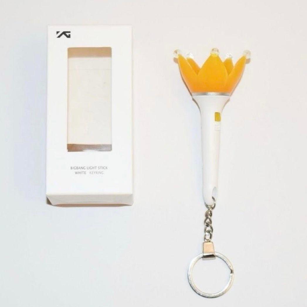 

[USED] Bigbang Mini Penlight Keyring Keychain White