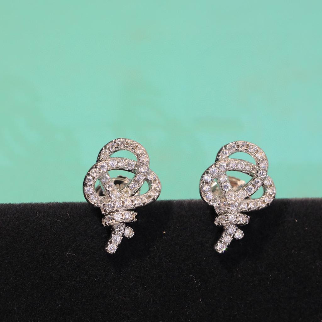 Key Earrings Made of V Gold Material, Electroplated with 18k Thick Gold and Silver Needles To Prevent Allergies. Precision Version