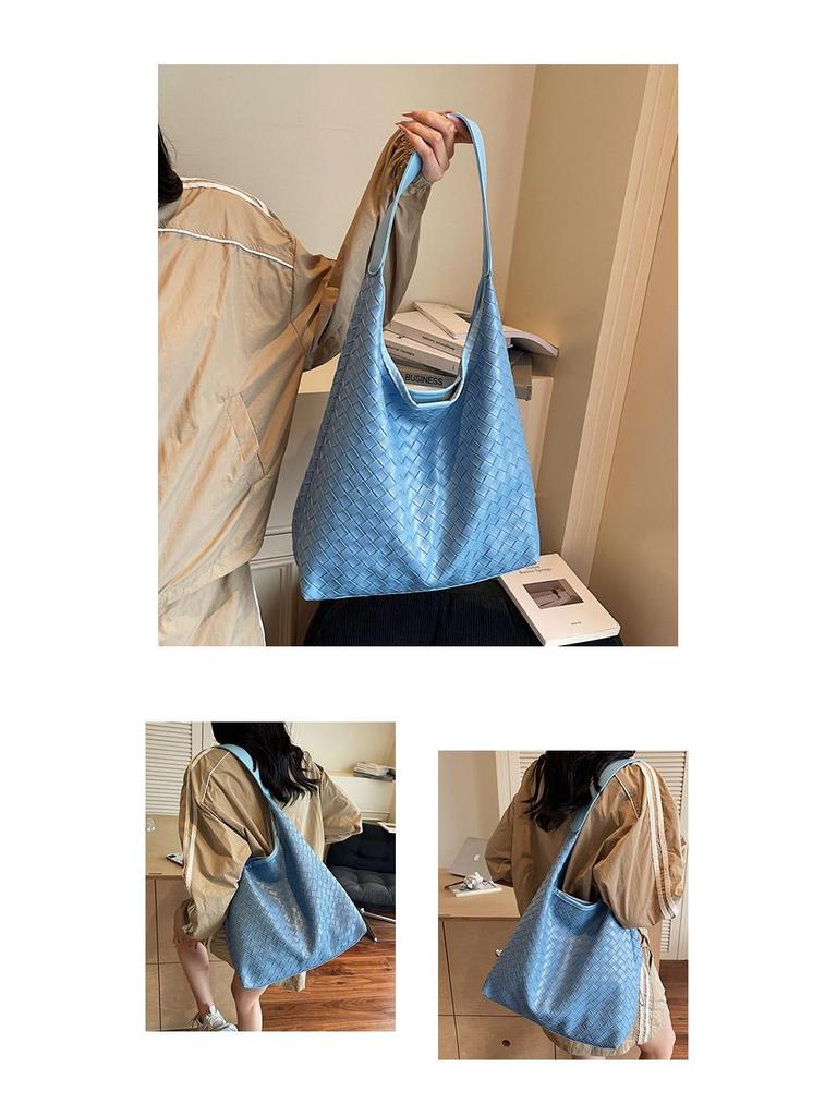 Women's Large-Capacity Fashionable Shoulder Bag for Work and Casual Use