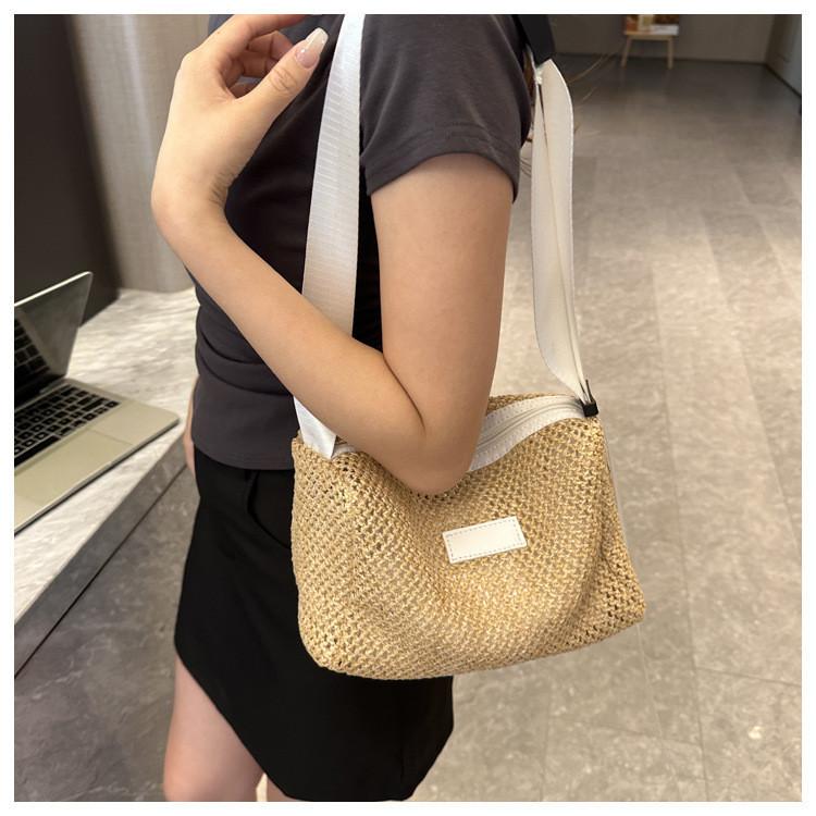 Versatile Medium Sized Woven Handbag Ideal For Daily Outfits And Stylish Vacations