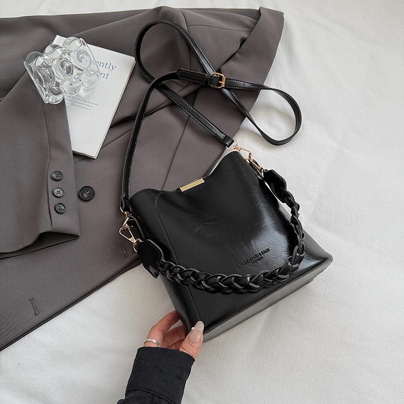 

Женская сумка осень новая ретро нишевая сумка текстурная сумка через плечо повседневная сумка-ведро для ношения в руке