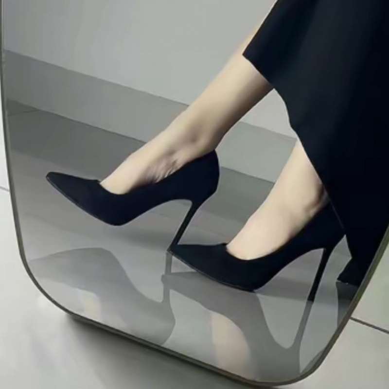 Pure desire black high heels women's thin heels 2025 autumn and winter new Korean version etiquette shoes single shoes commuter work shoes shallow mou