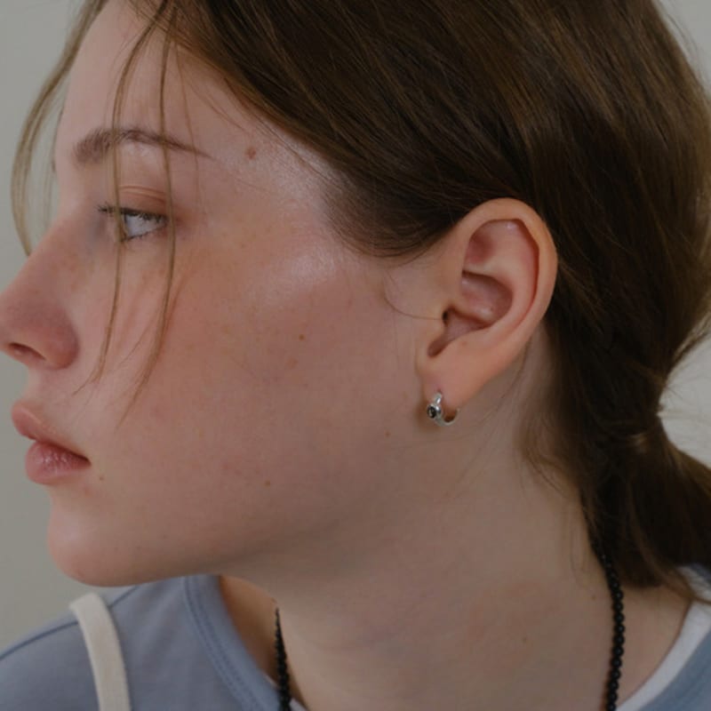 Reve Petit Stone Earrings -Black