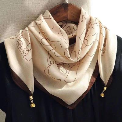 65.65 Boucle Magnétique Écharpe en Soie Écharpe Carrée Femme Hiver Écharpe Pendentif Paresseuse Décoration de Cou Écharpe À La Mode Et Polyvalente