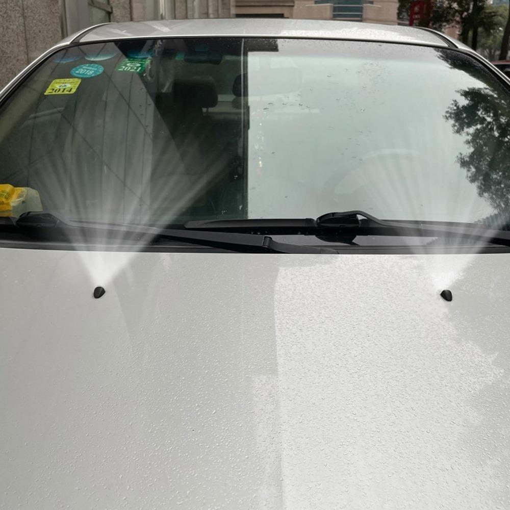 2 ks trysek stěračů čelního skla s dvojitými otvory, vhodné pro většinu modelů automobilů, stěrače s vodním postřikem, nastavitelné příslušenství