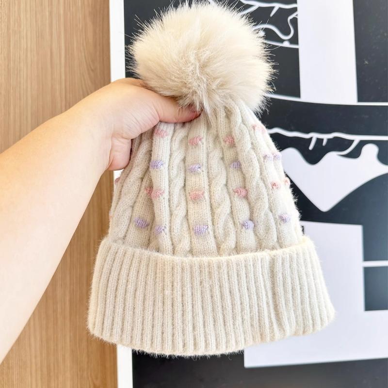 Thickened knitted hat, fashionable jacquard wool hat, small and versatile couple cold hat in autumn and winter