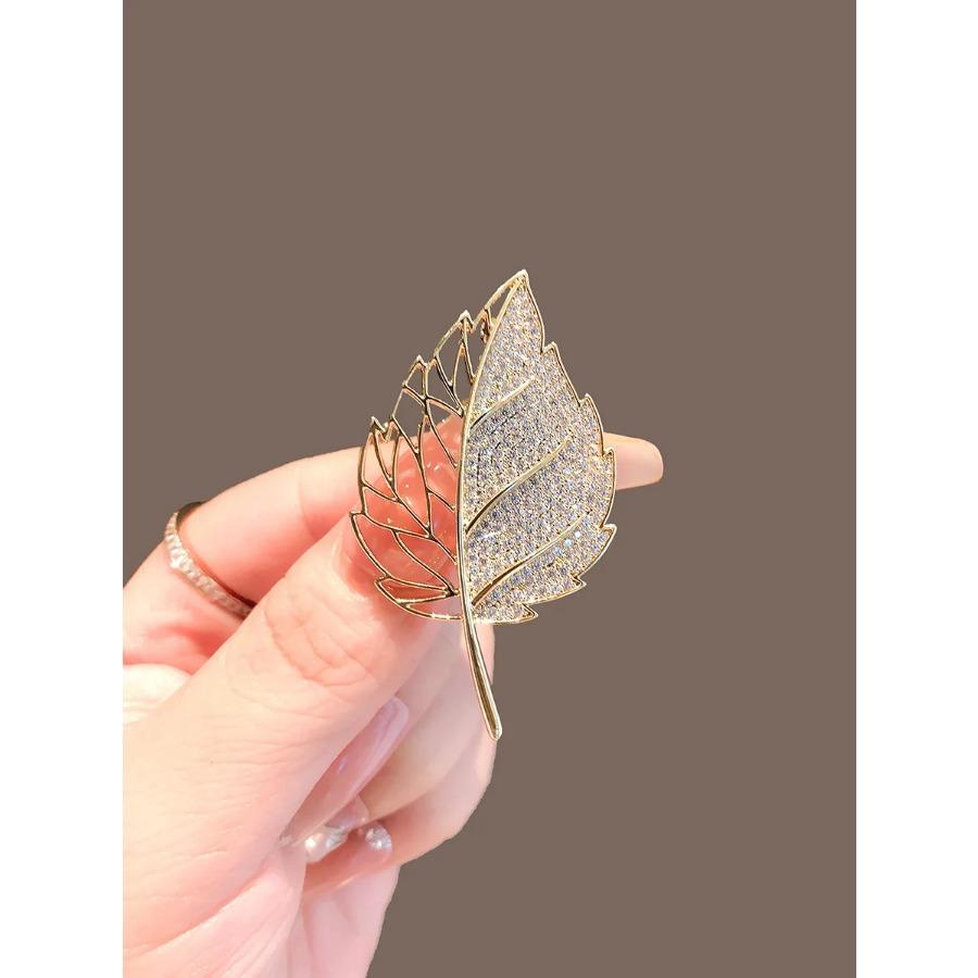 Elegant Gold Color Hollow Rhinestone Leaves Brooch Shiny CZ Women's Brooches Metal Pins Party Badge Jewelry Gifts