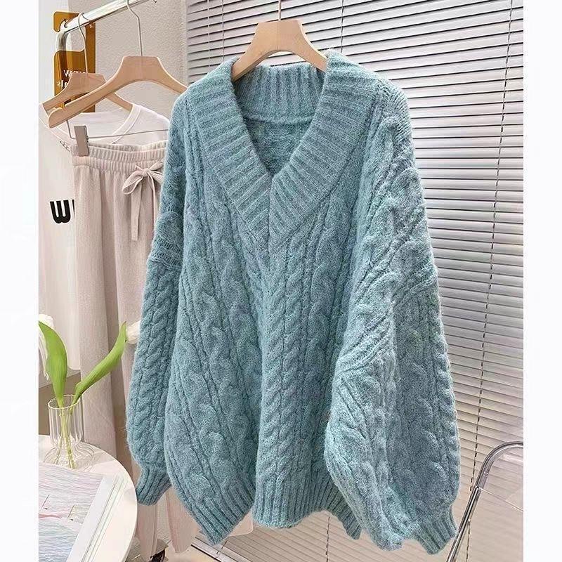 

Женский свитер с V-образным вырезом и кабельным узором - Толстый, свободный и уютный для осени/зимы. S (45-50 kg)