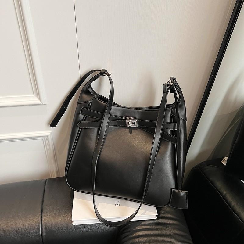 Pu Bag For Women With Lock Closure And Inner Zipper Pocket For Daily