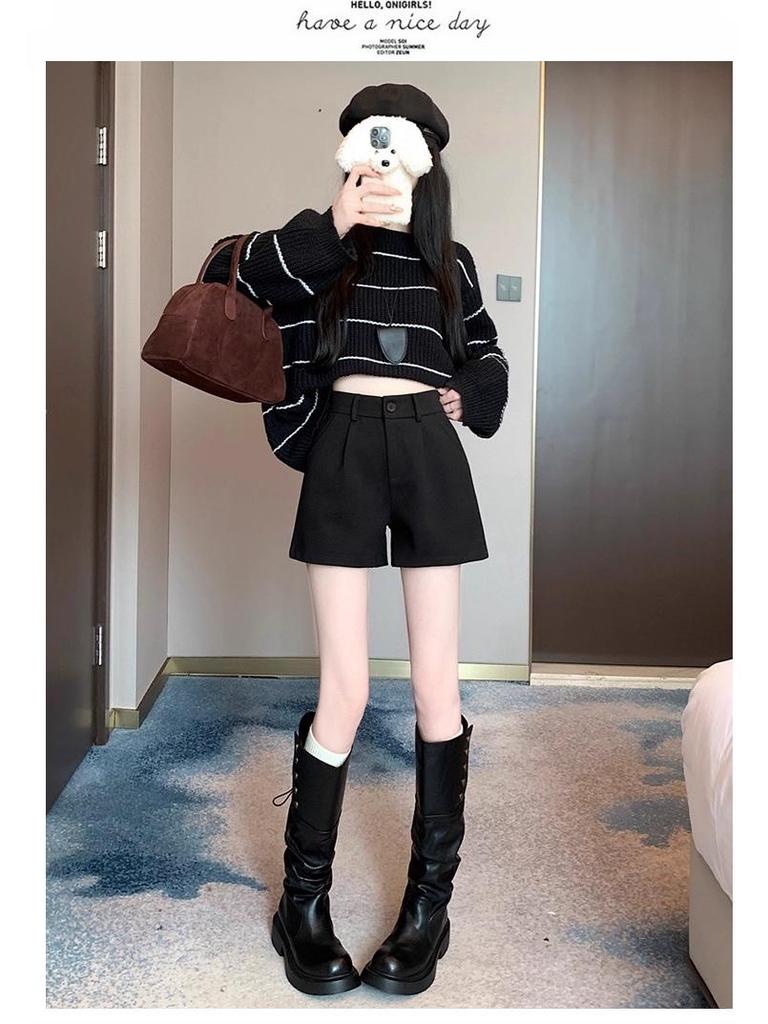 Plus Size Women's Black Wool Wide-Leg High-Waisted A-Line Shorts for Fall/Winter