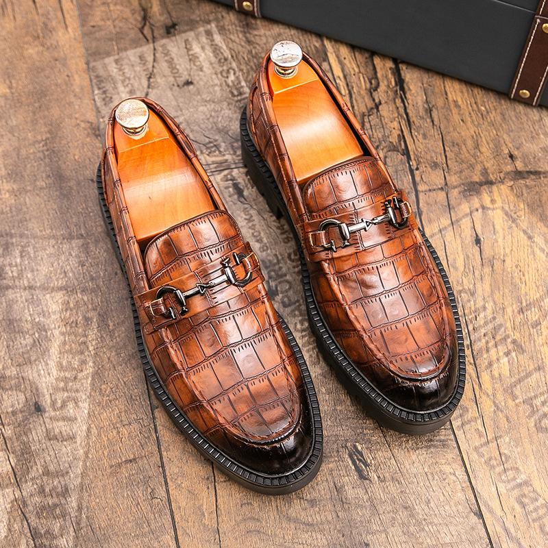 New platform men's leather shoes, men's British style business dress, foot cover and one pedal, casual youth small leather shoes