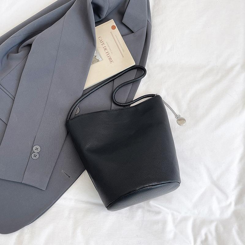Summer New Niche Soft Leather Large-capacity Shoulder Bag Simple and Versatile High-end Bucket Bag Women