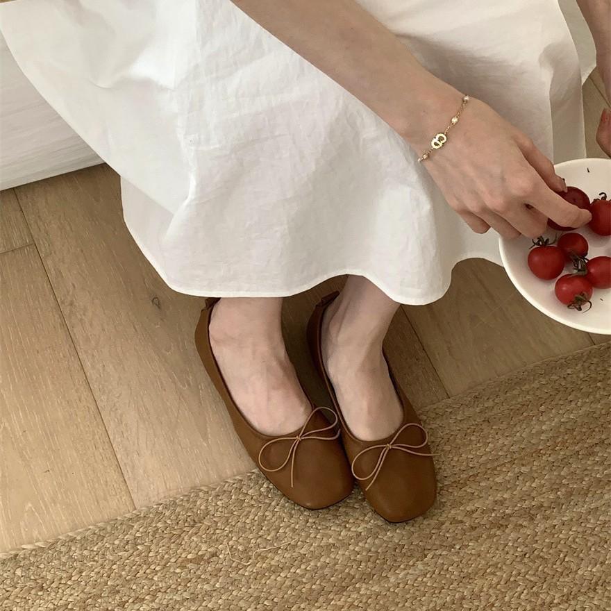 2025 New Bow Round Head Shallow Mouth Mary Jane Single Shoes Women's Patent Leather Flat Bottom Commuting One Pedal Grandma Shoes