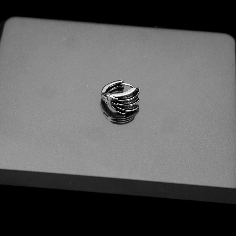 Neutral wind titanium steel earrings, devil wing earrings, ear buckles, male and female couples college wind earrings