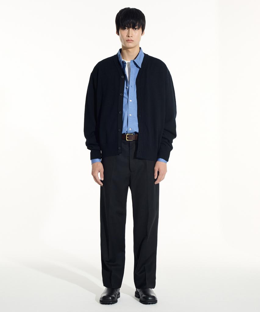 Siecle Comfort V-Neck Cardigan (Black)