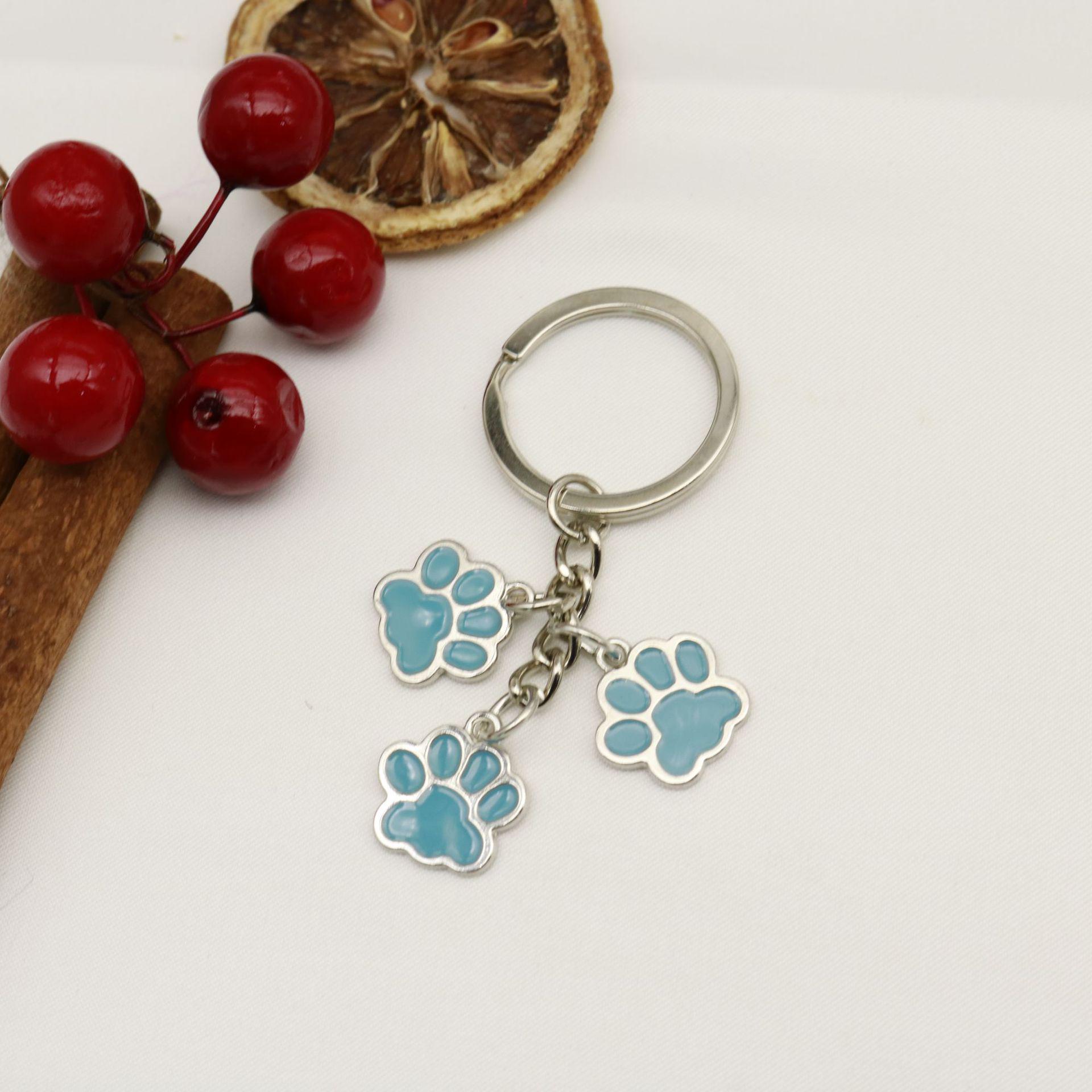 Adorable Cartoon Cat Paw Alloy Keychain Pendant - Unique Cat Paw Print Design for Car Keys and Bags