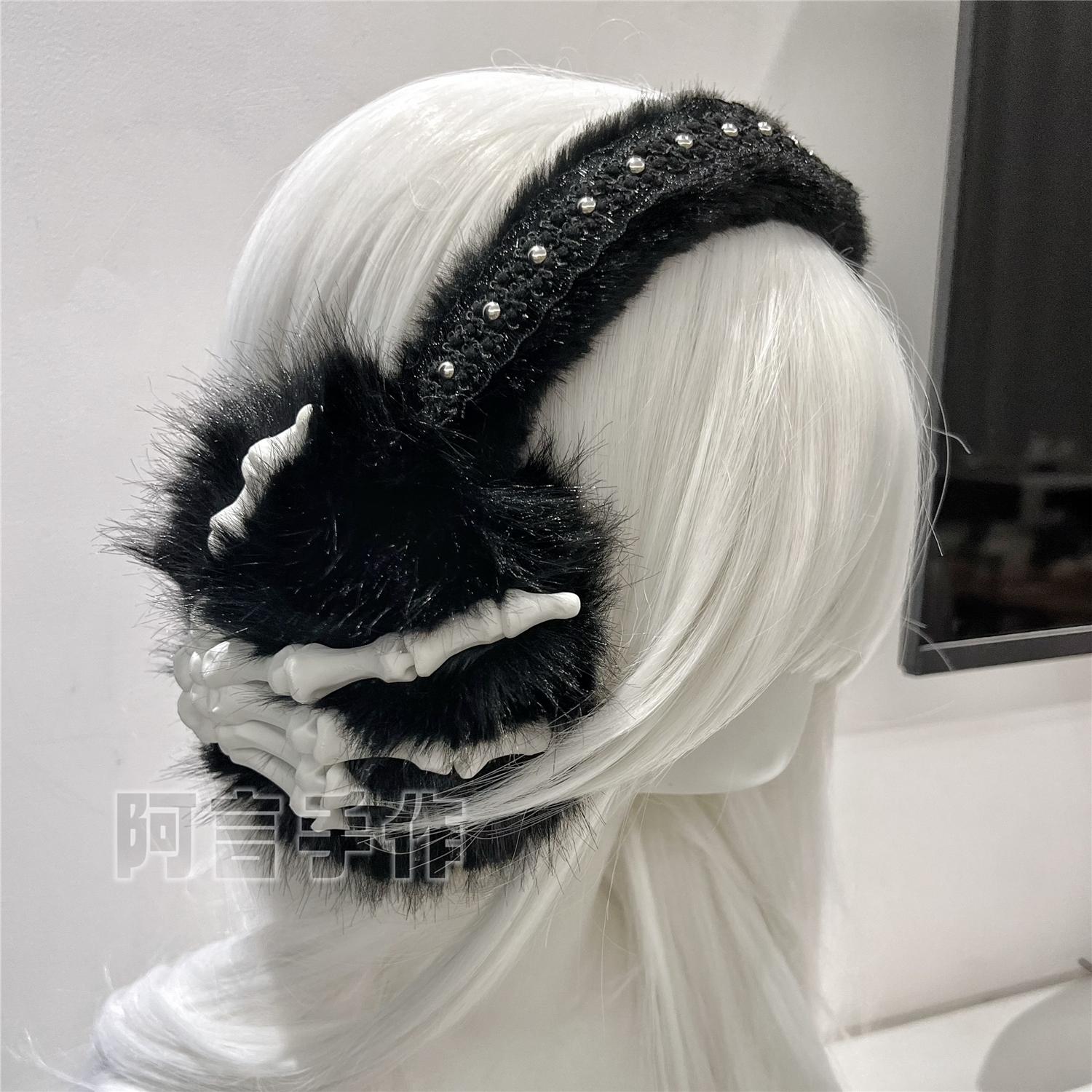 

3D Printing Hand Bone Decoration Vintage Gothic Punk Fur Ear Muffs Woman Winter Warmer Folding Plush Fluffy Earmuffs Headwear чёрный