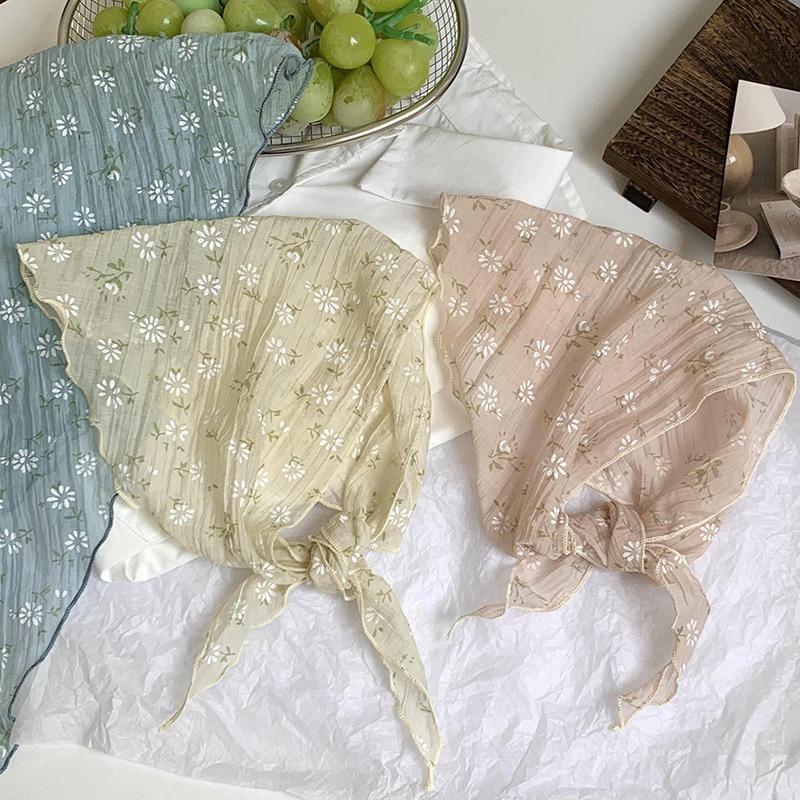 Triangle scarf scarf women's new floral headscarf summer women's pastoral leisure curved tooth edge silk scarf scarf small fresh hair accessories