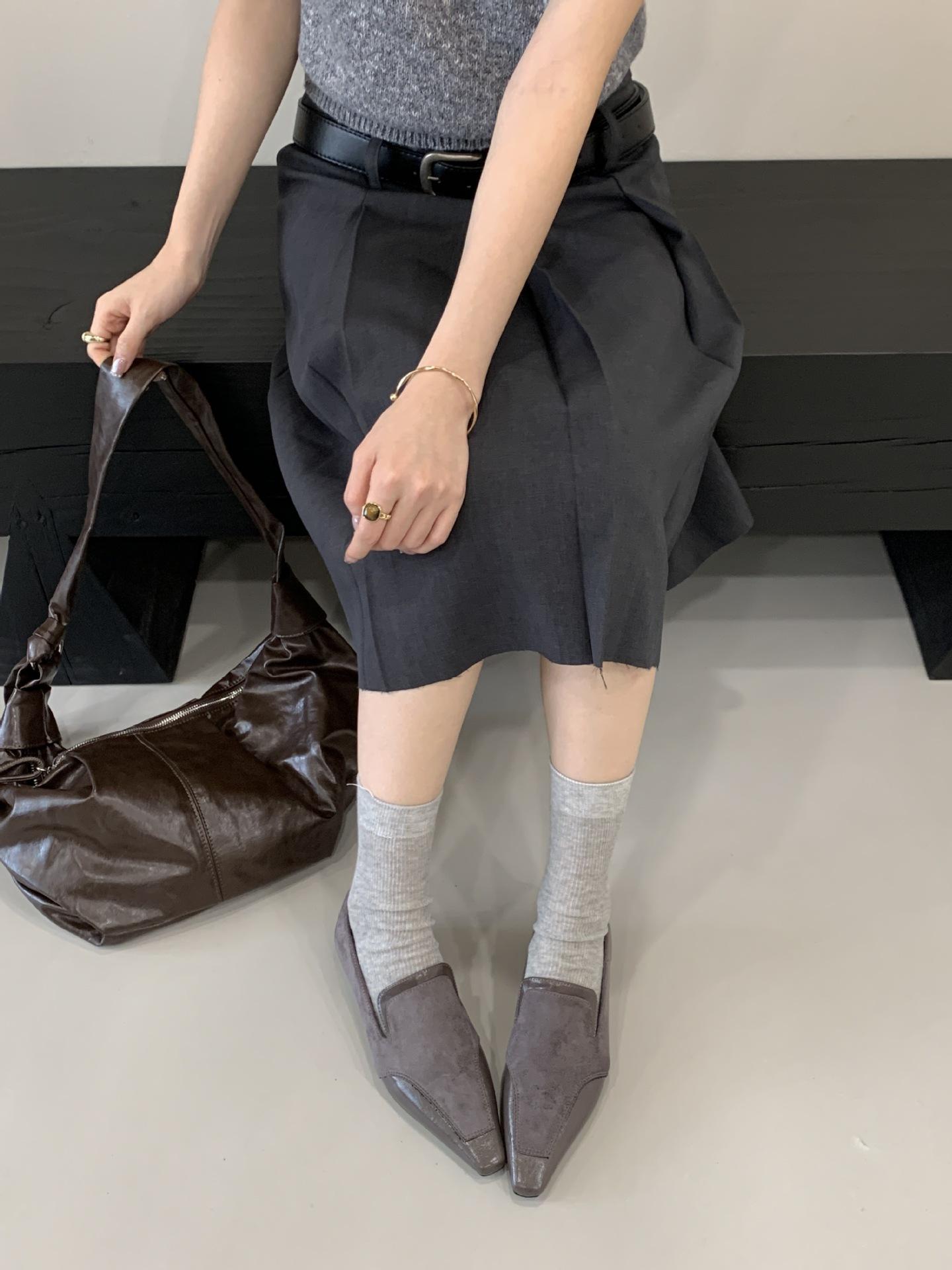 2025 новые французские туфли-лодочки нишевые на низком каблуке маленькие кожаные туфли с острым носком темпераментные модные универсальные туфли-лодочки женские 35