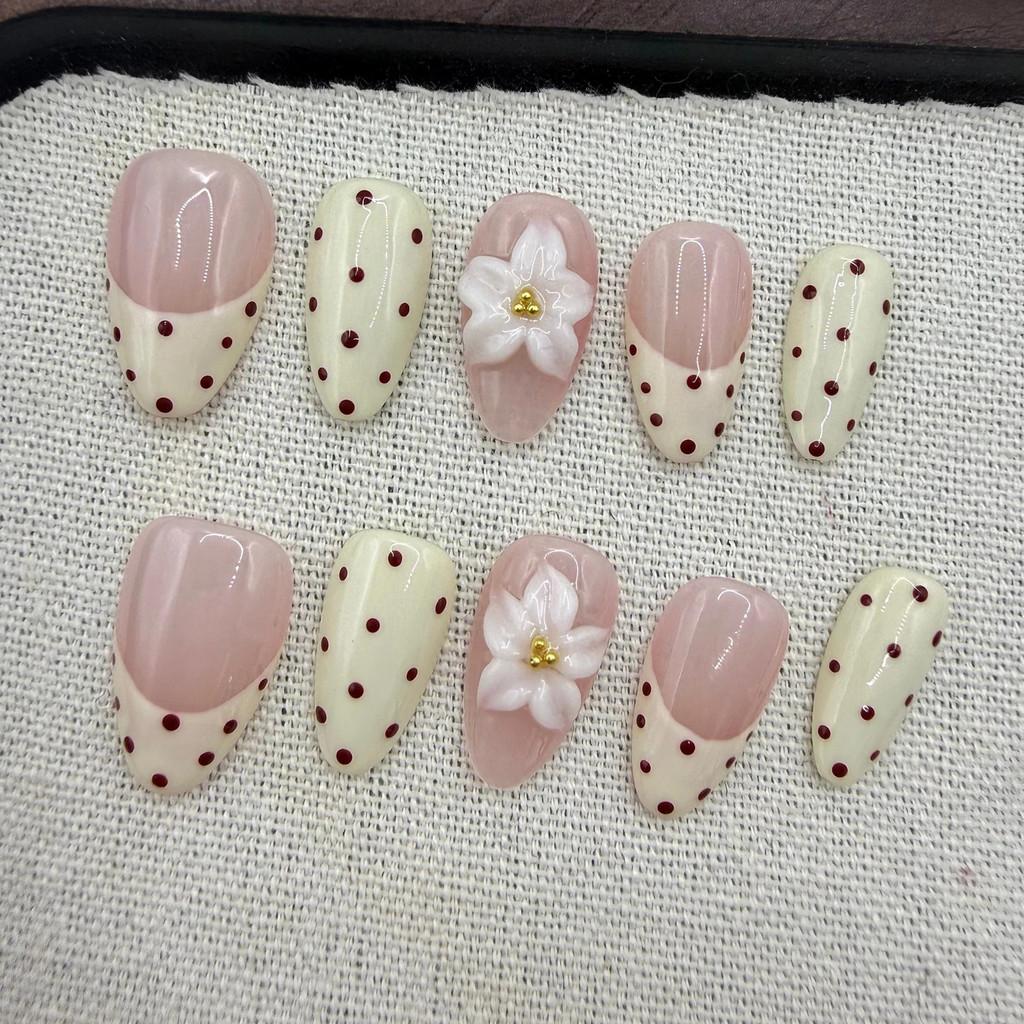 Handmade Press On Nail French Simple Gentle Pink With Creamy White Polka Point 3D Carved Flowers Short Almond Fake Nail Patch Artificial Nail XS