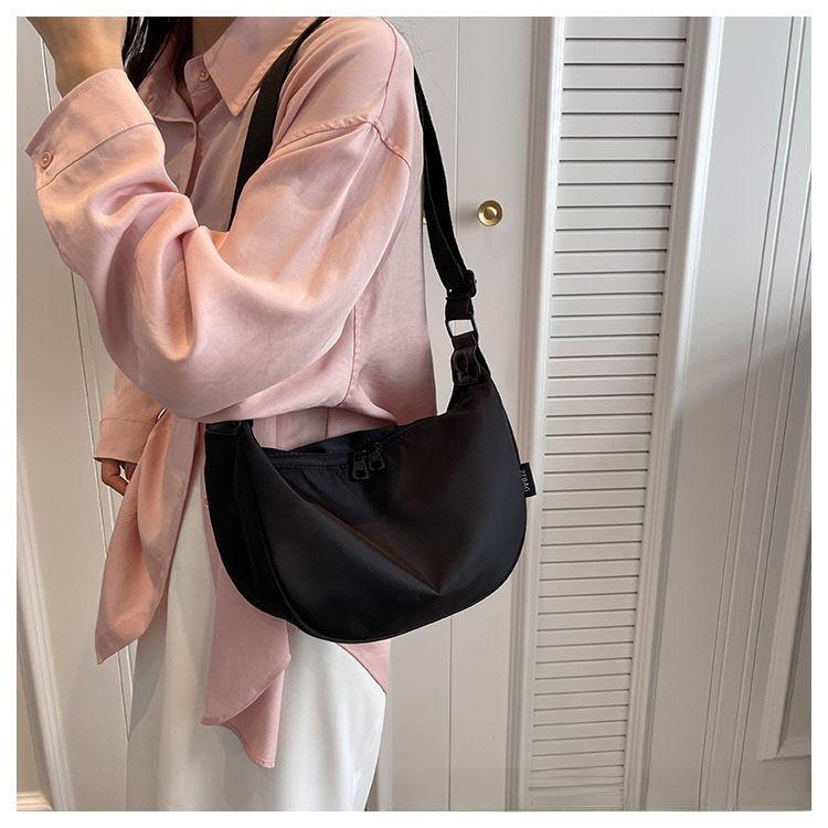 2025 Αδιάβροχη Τσάντα Ντενιέ Oxford Ημισελήνου Σχήματος Κινέζικου Ρολού: Στυλάτη Τσάντα Ώμου & Ταχυδρόμου Άνοιξη/Καλοκαίρι