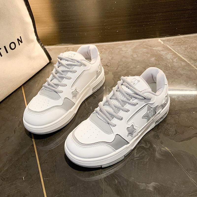 

Internet celebrity white shoes women 2025 new fashion design sense star shoes women low-top casual versatile color matching board shoes tide 40 сірий колір