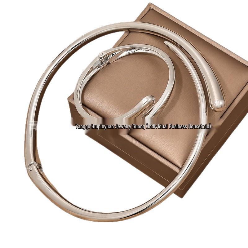 Набор из 3 минималистичных геометрических колец из тяжелого металла и модного браслета. Gold bracelet