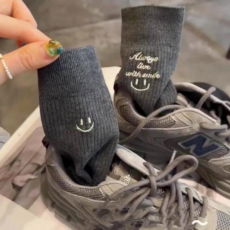 European Ab Version Socks Embroidered Smiley Face Personality Mid-Leg Socks Fashion Foreign Style Internet Celebrity Pure Cotton Trendy Socks