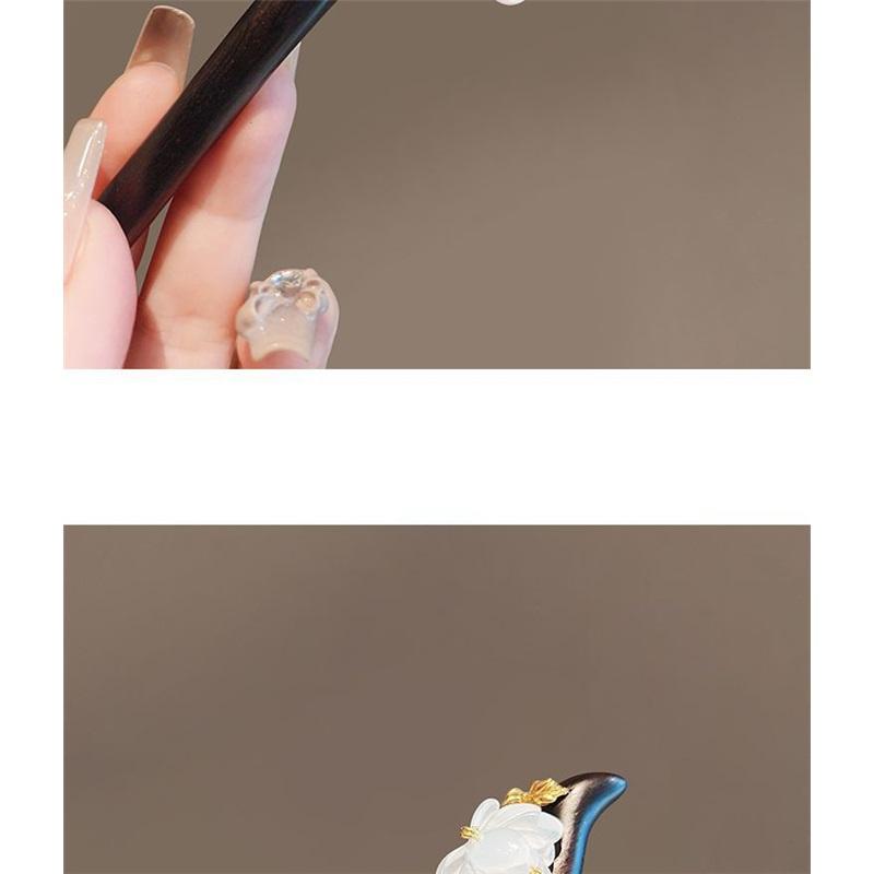 New Chinese Style Crystal Lotus Tassel Hairpin Elegant Ancient Step Shake Hair Stick Hanfu Updo Elegant Women Retro Hair Ornaments