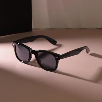 Fashion Rivet Sunglasses Women Men Lovely Rectangle Designer Sun Glasses Male Female Brand Luxurious Travel