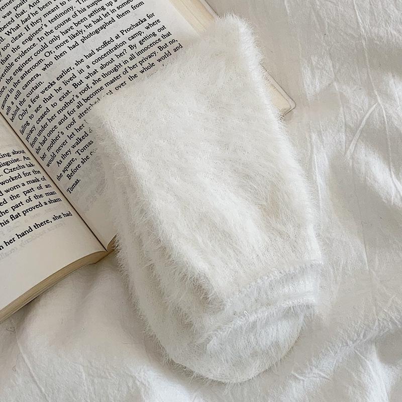 Damen Nerz Samt Mittelhohe Socken - Dick, Warm und Niedlich für Herbst- & Winterschlaf, Gemütliche Plüsch Einschränkung oder Lounge Bodensocken.