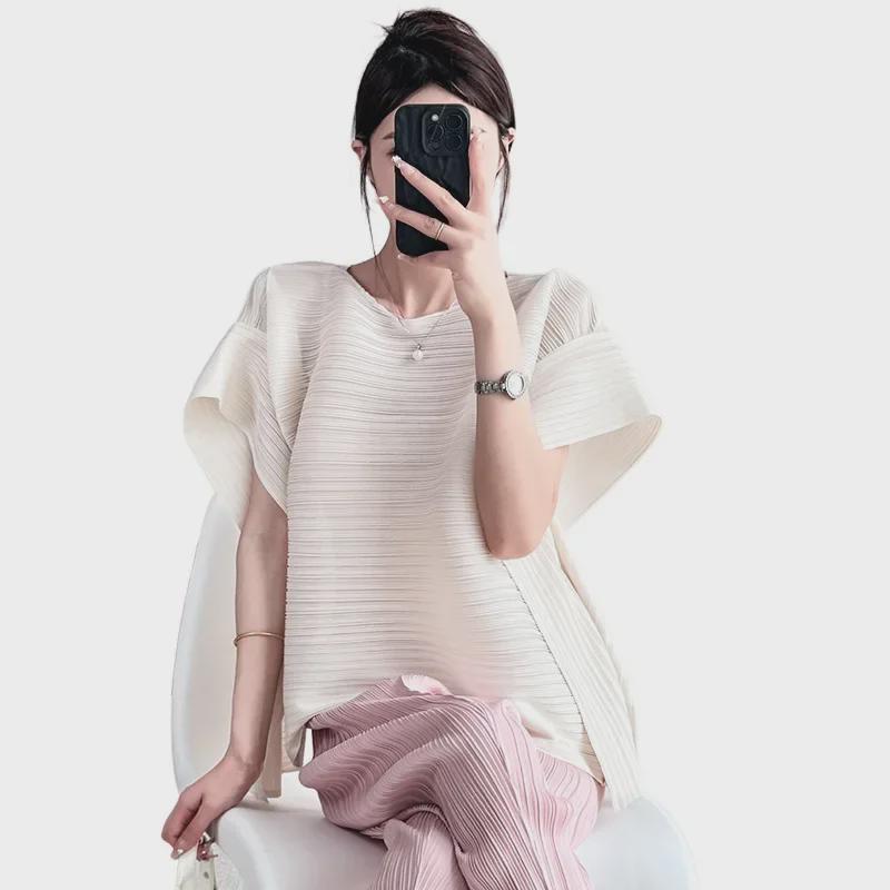 "Irregularly Pleated Solid Color Slim T-Shirt - Short Sleeve, Loose Fit, Belly-Covering, Medium-Length, Summer Style"
