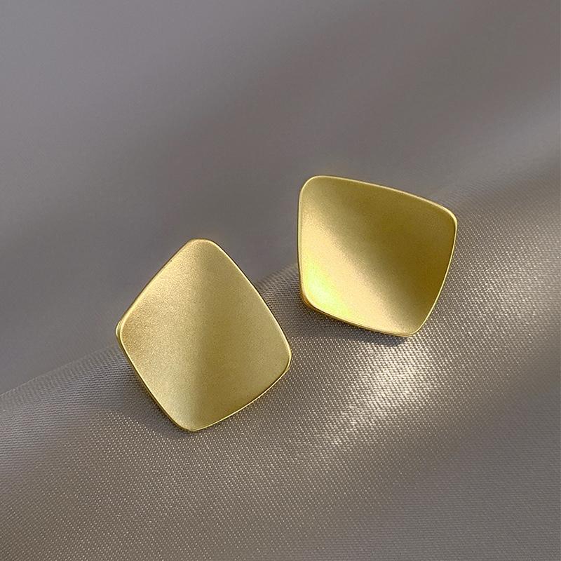 

Ретро Металл Золотой Цвет Гладкие Геометрические Серьги-гвоздики Для Женщин Корейские Ювелирные Изделия Модные Свадебные Серьги Для Вечеринки Готические Ювелирные Изделия Подарок