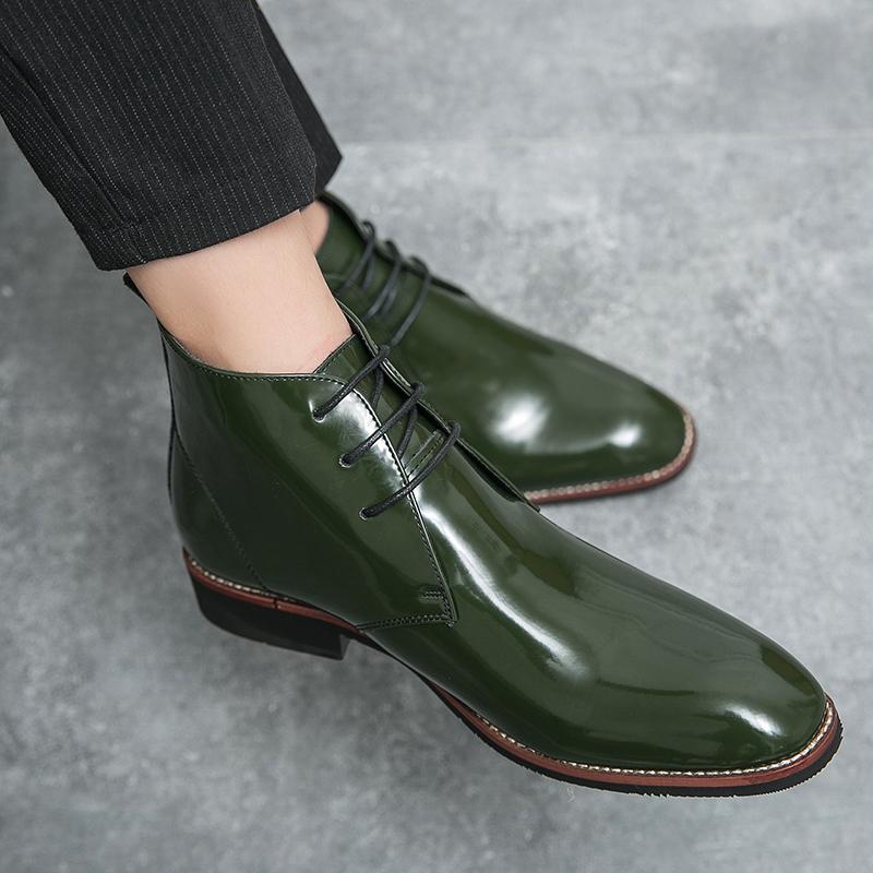 Mode Gyllene Plantor Chelsea Boots för Män Mode Festskor Casual Affärs Flats Fritid Kontor Herrklänningskänga Bekväma Skor