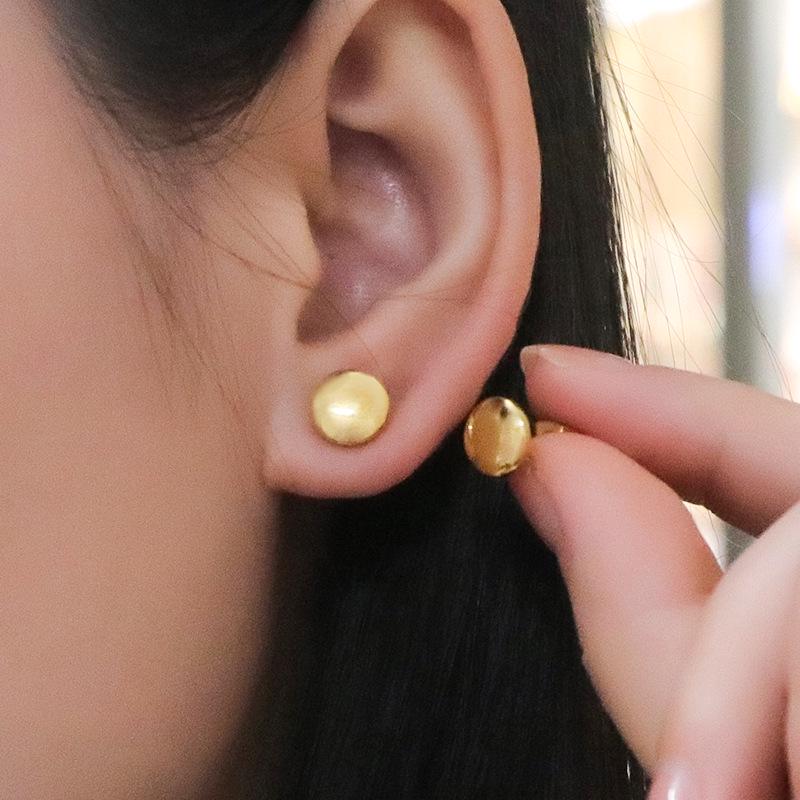 Luxurious Four-Leaf Clover Stud Earrings: European-American Style, Fashionable and Unique Design for Women