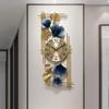 Contemporary Metal Wall Clock: Stylish Decor for Living Room or Bedroom