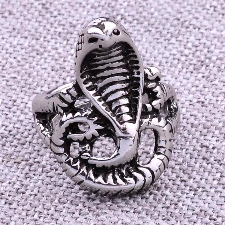 Unisex Retro Punk Cobra Rings: Bold European & American Fashion Jewelry