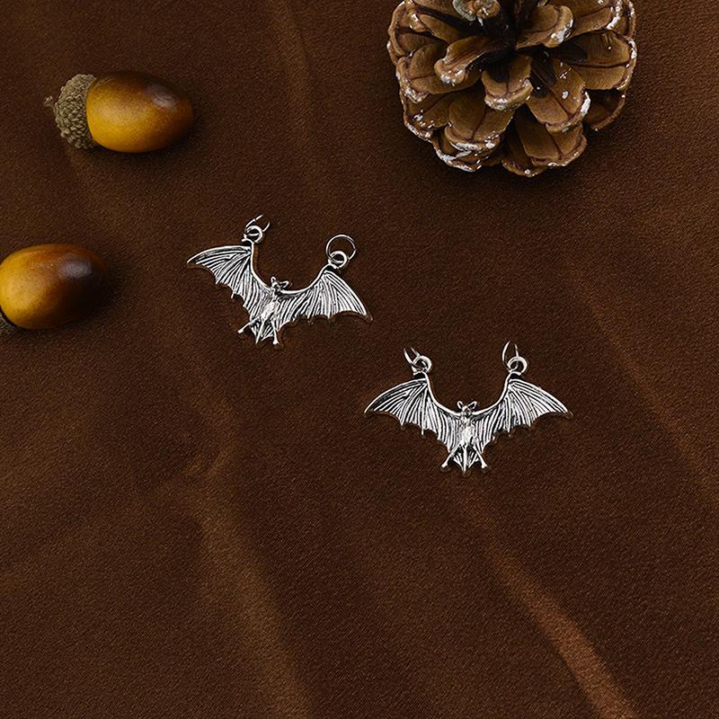 1Pair Bat Shoe Charms Gothic Punk Style Shoelace Clips Detachable Shoe Accessories Fun Decorations Perfect Gift