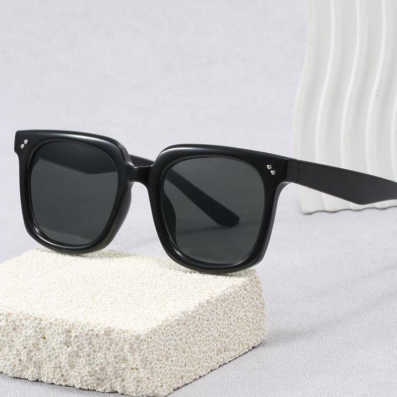 Kwadratowe Okulary Przeciwsłoneczne Vintage dla Kobiet Ochrona UV Modne Okulary Przeciwsłoneczne na Podróże Wędrówki Mężczyźni Kobiety