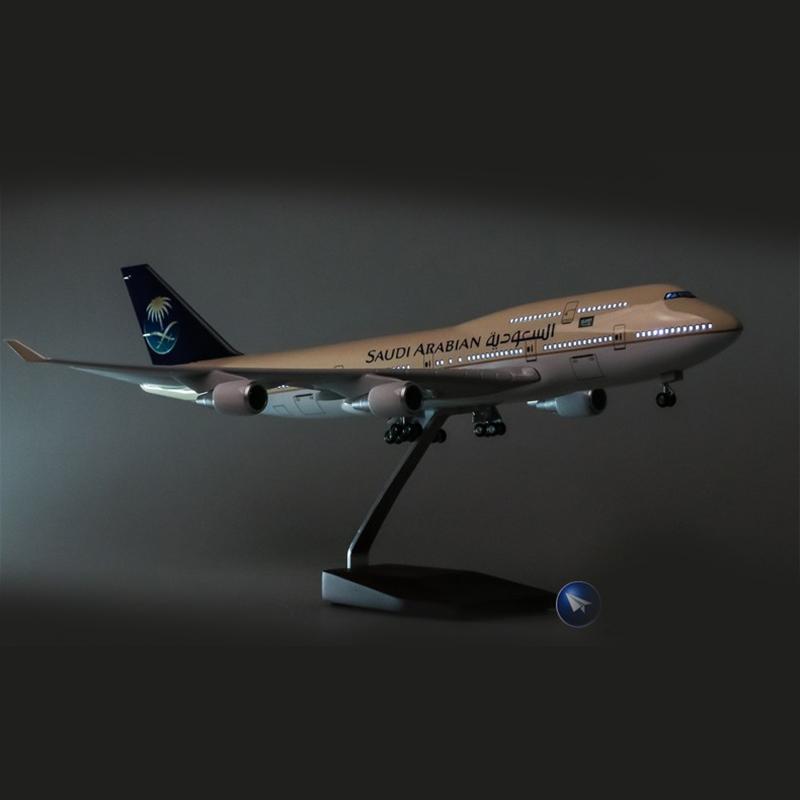 47cm Saudi Arabian Airlines 747 B747 Plane Model Airplane Model Aircraft Resin Diecast 1:150 Scale with Light & Wh
