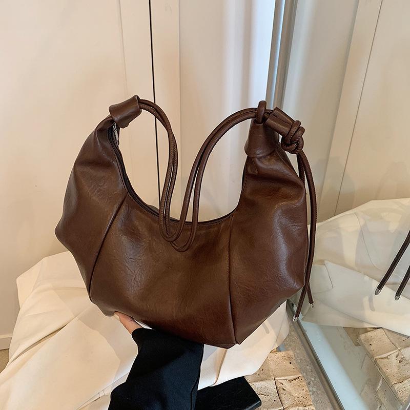 Korean Ins Large-capacity Retro Soft Leather Dumpling Bag Female Lazy Style Casual Versatile Commuter Shoulder Messenger Bag