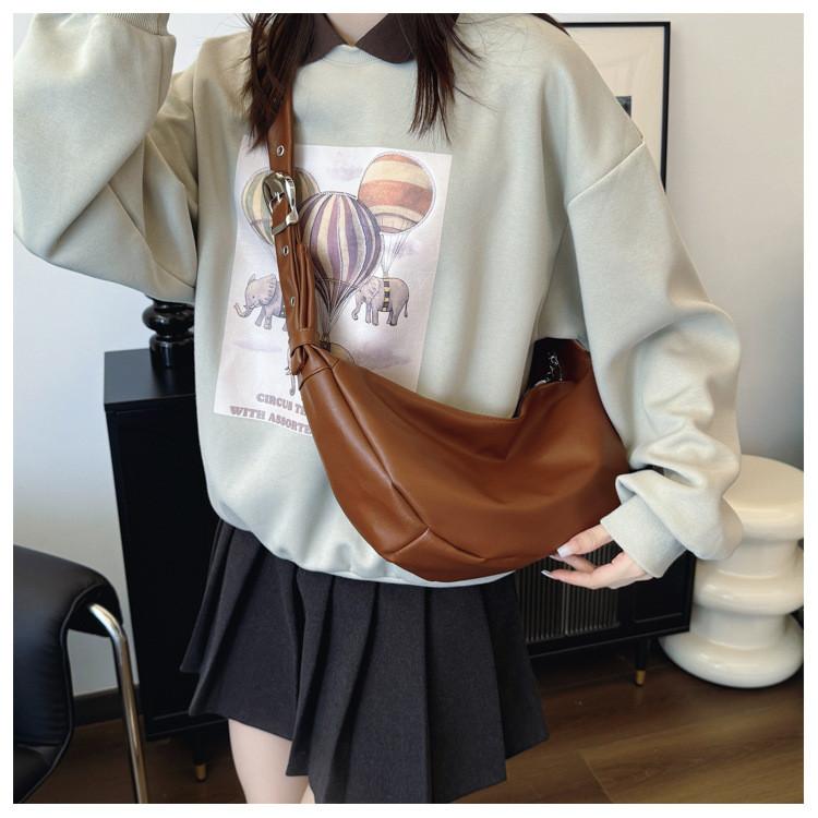IELGY Retro Commuter Underarm Bag Autumn Large Capacity Cross-Body Dumpling Bag