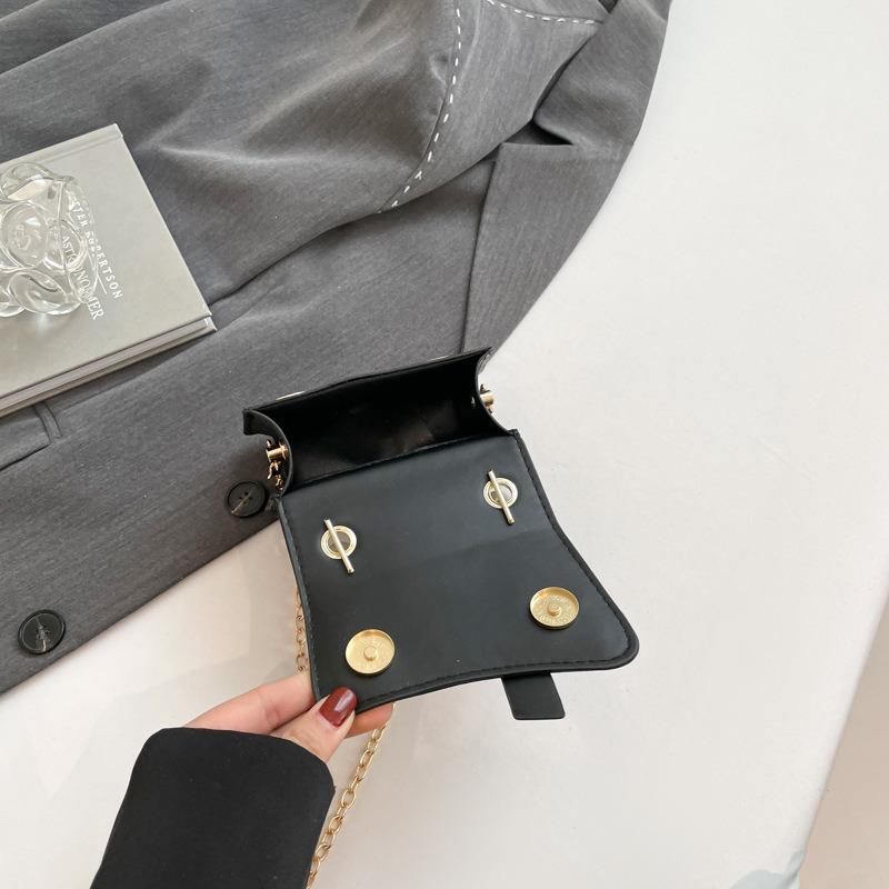 Simple, Shiny and Fashionable Spring New Solid Color Texture Pearl Portable Chain Crossbody Women's Small Square Bag