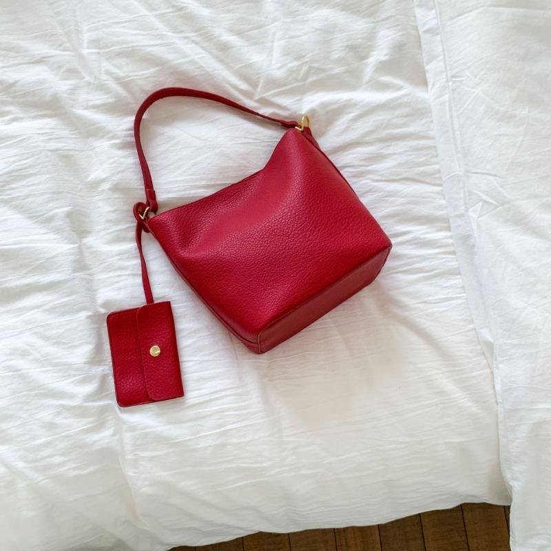 Premium Sense Niche Retro Bucket Bag Women's New Fashionable Versatile Large Capacity Shoulder Messenger Bag