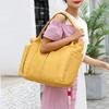 [komakusa] [Uchiwa Tote Bag for Everyday Use] Designed to fit a fan perfectly, this large-capacity tote bag features a zipper and multi-functional poc