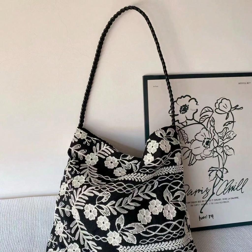 Chinese style shoulder underarm bag French retro embroidered cloth bag mini hand bag tote bag
